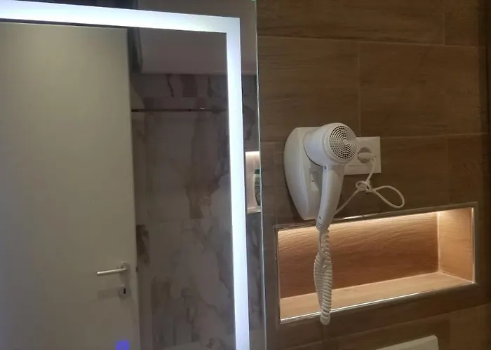 2a Near Blloku Area ティラナ