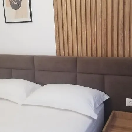 Apartment 2a Near Blloku Area *